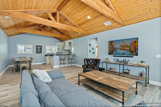 12501 PARK ROAD 37 Lakehills, TX 78063
