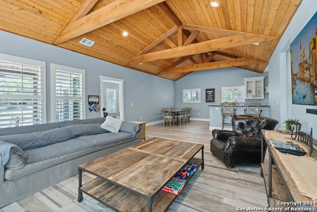 12501 PARK ROAD 37 Lakehills, TX 78063