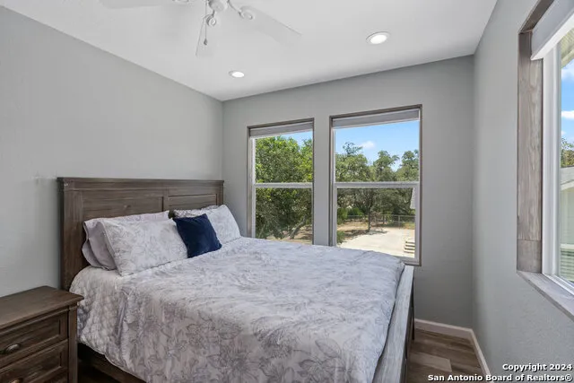 12501 PARK ROAD 37 Lakehills, TX 78063