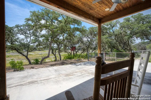 12501 PARK ROAD 37 Lakehills, TX 78063