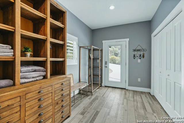 12501 PARK ROAD 37 Lakehills, TX 78063