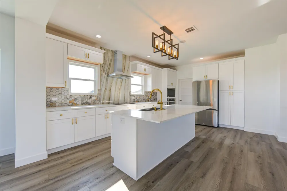21201 Scissor Tail Lane Galveston, TX 77554