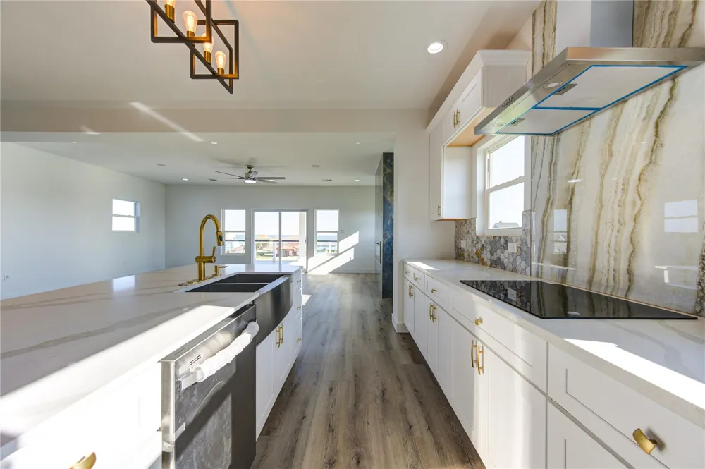 21201 Scissor Tail Lane Galveston, TX 77554