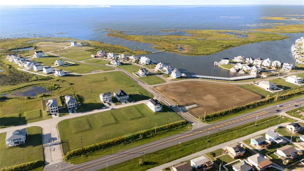 21201 Scissor Tail Lane Galveston, TX 77554