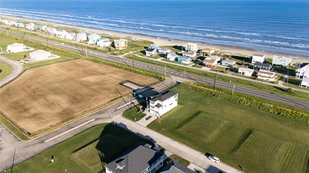 21201 Scissor Tail Lane Galveston, TX 77554