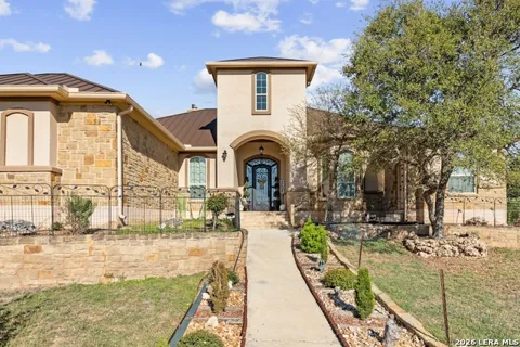 728 Falconwood
