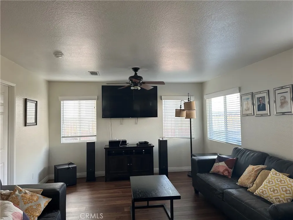 16220 Via Ultimo Moreno Valley, CA 92551