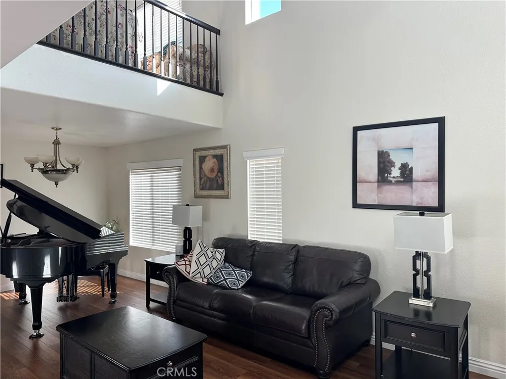 16220 Via Ultimo Moreno Valley, CA 92551