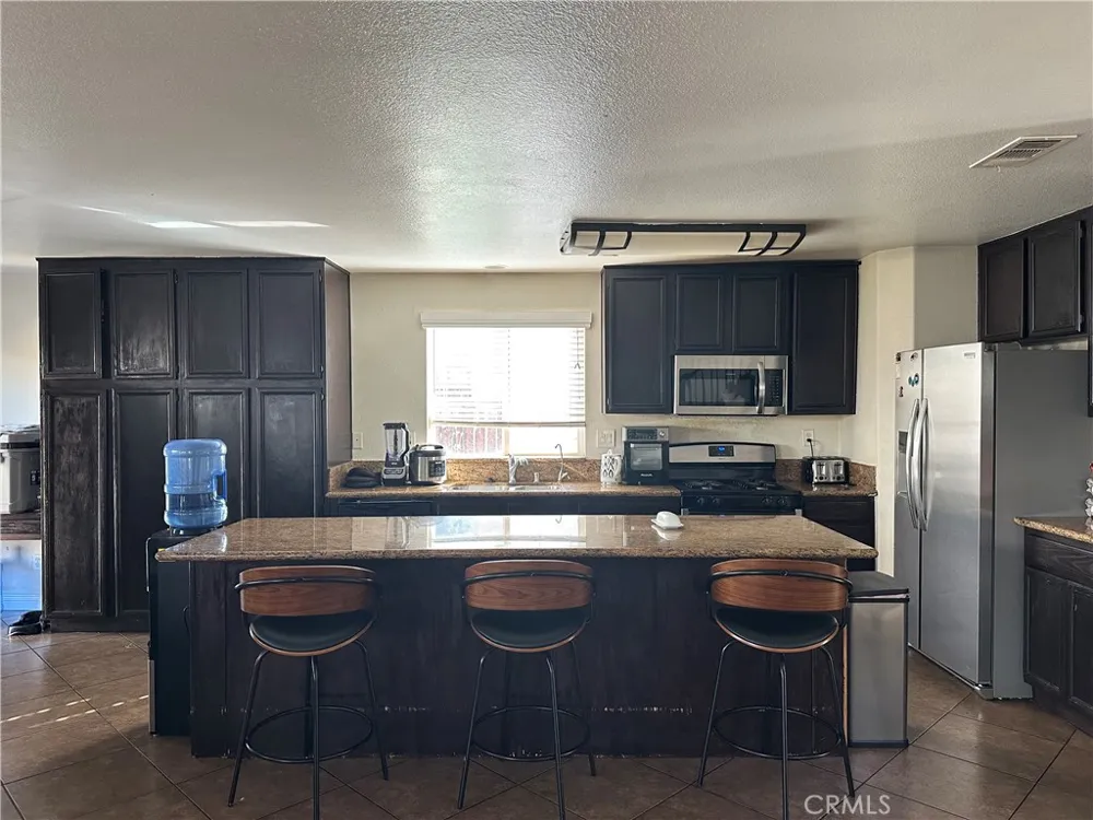 16220 Via Ultimo Moreno Valley, CA 92551