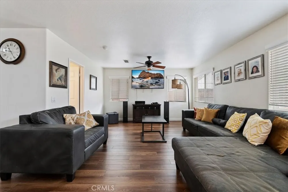 16220 Via Ultimo Moreno Valley, CA 92551