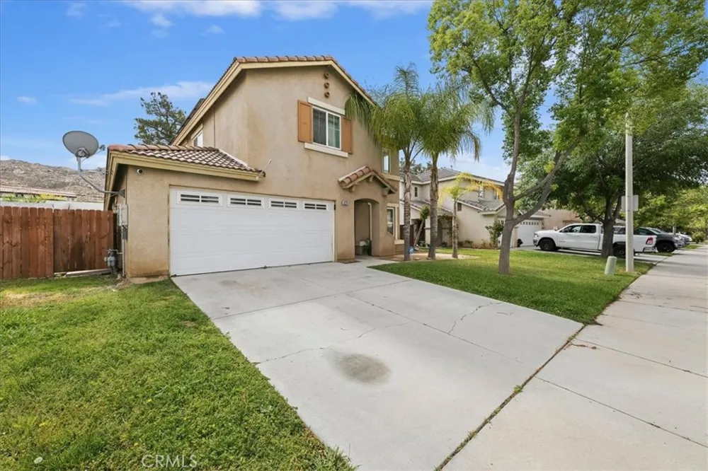 16220 Via Ultimo Moreno Valley, CA 92551