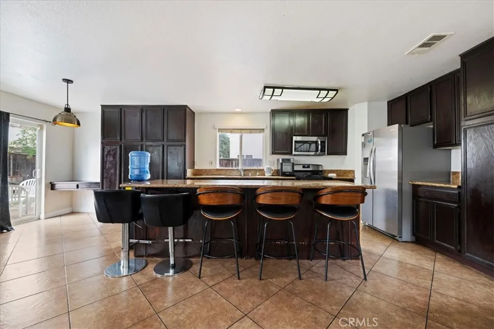 16220 Via Ultimo Moreno Valley, CA 92551