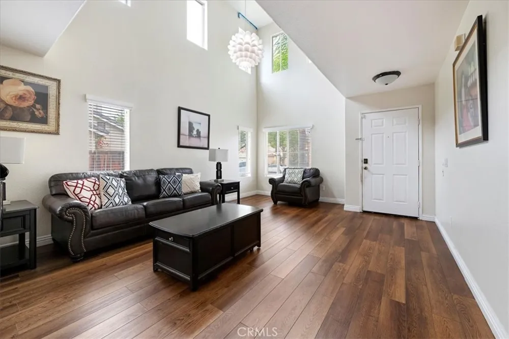 16220 Via Ultimo Moreno Valley, CA 92551