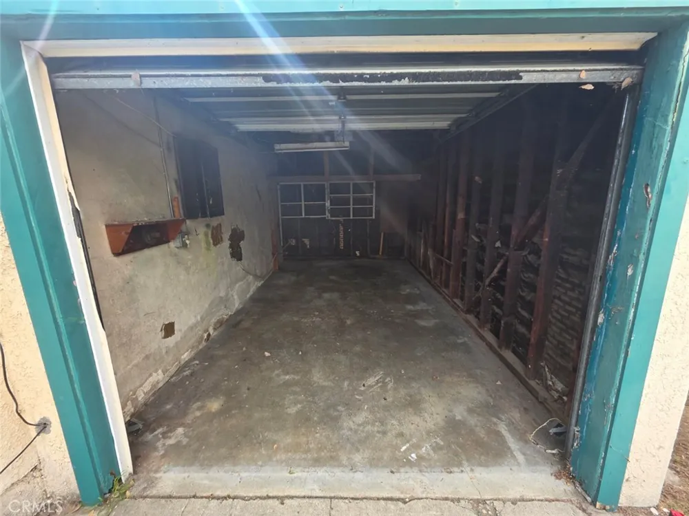 2321 Naomi Street Burbank, CA 91504