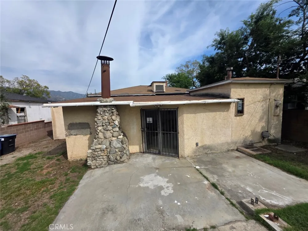 2321 Naomi Street Burbank, CA 91504