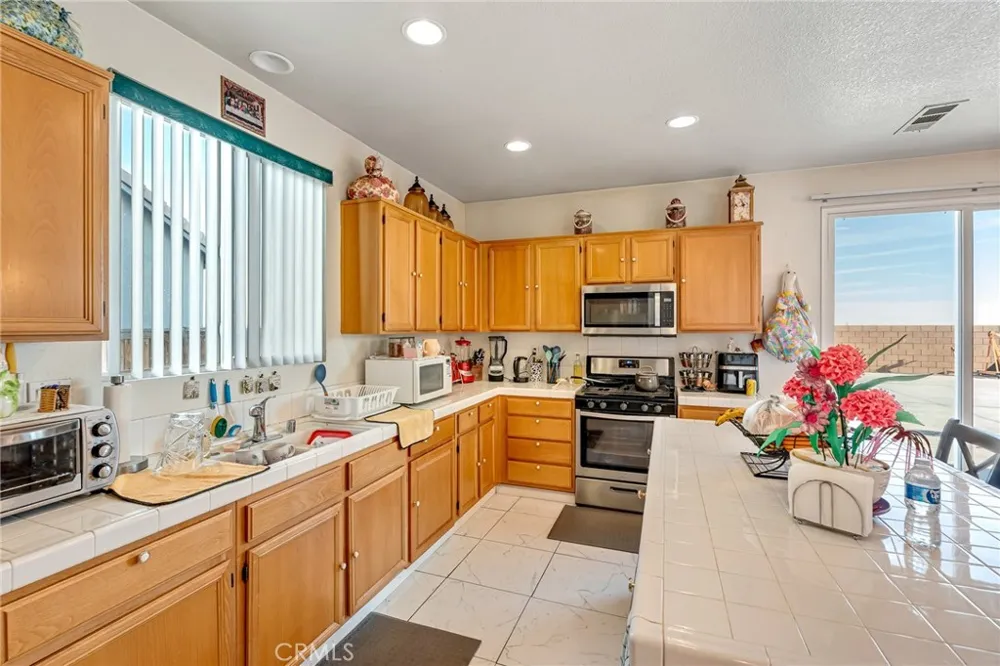 11036 Windcrest Court Adelanto, CA 92301