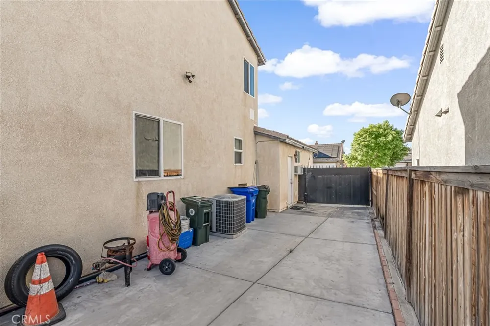 11036 Windcrest Court Adelanto, CA 92301