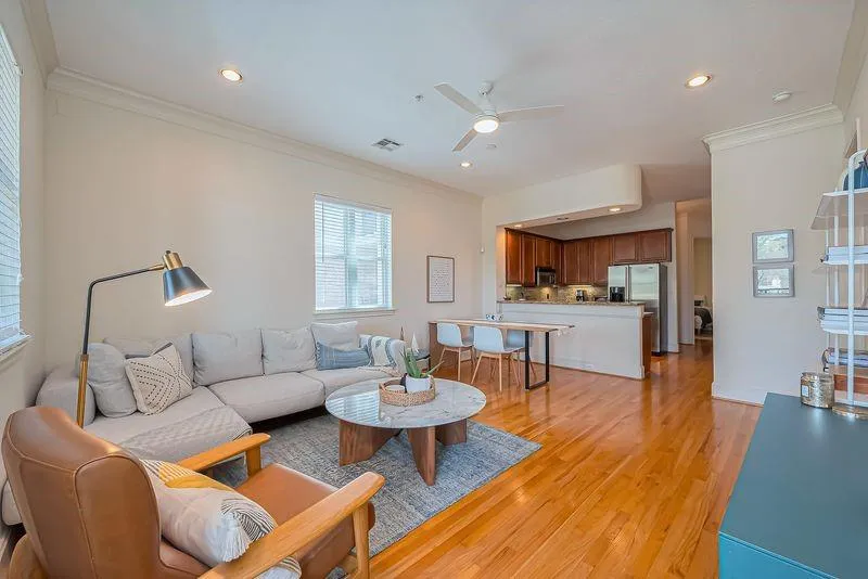 58 Briar Hollow Lane #303 Houston, TX 77027