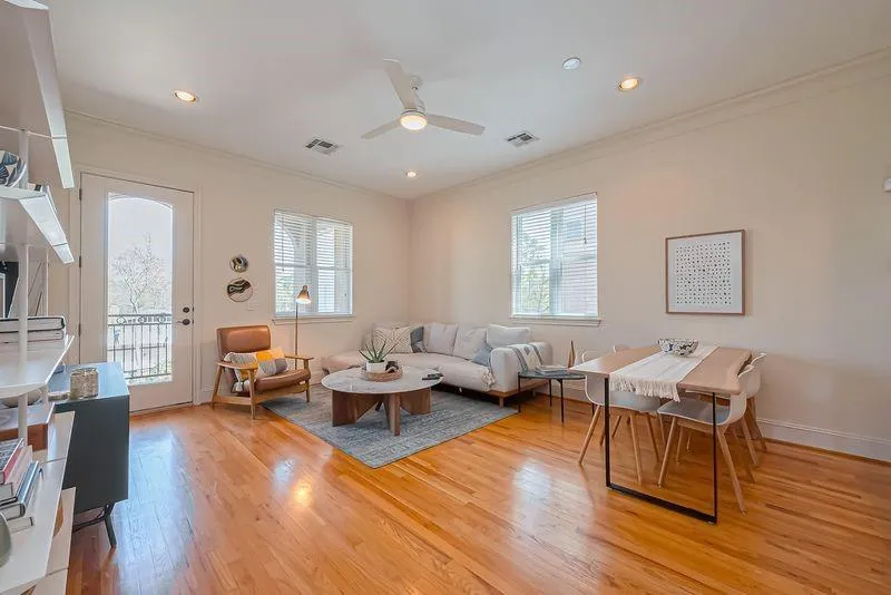 58 Briar Hollow Lane #303 Houston, TX 77027