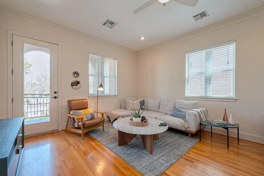 58 Briar Hollow Lane #303 Houston, TX 77027