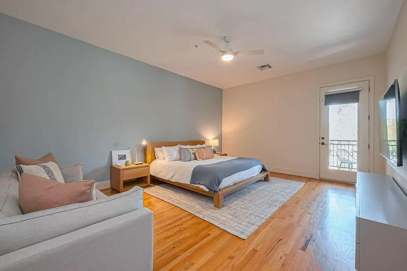 58 Briar Hollow Lane #303 Houston, TX 77027