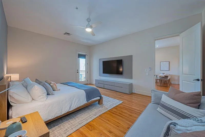 58 Briar Hollow Lane #303 Houston, TX 77027