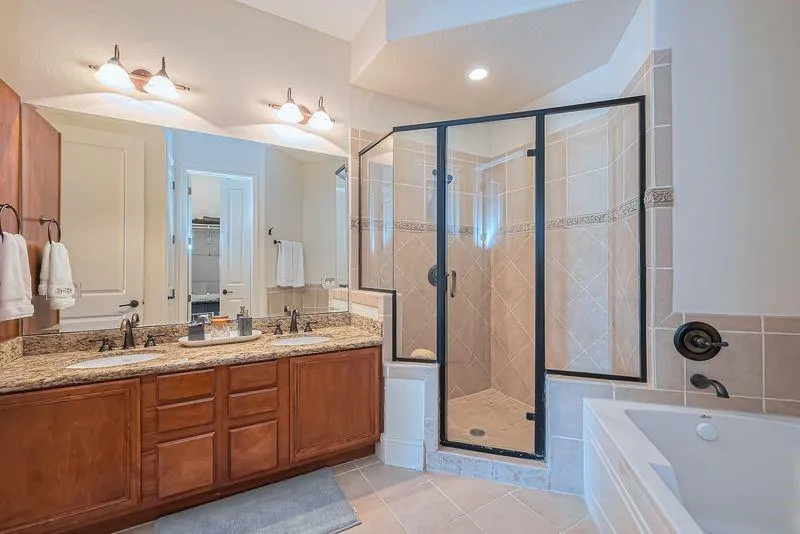 58 Briar Hollow Lane #303 Houston, TX 77027