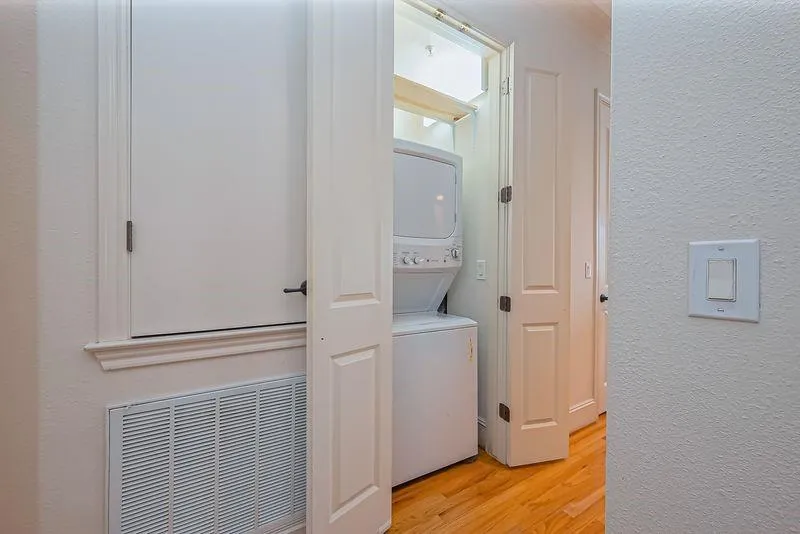 58 Briar Hollow Lane #303 Houston, TX 77027