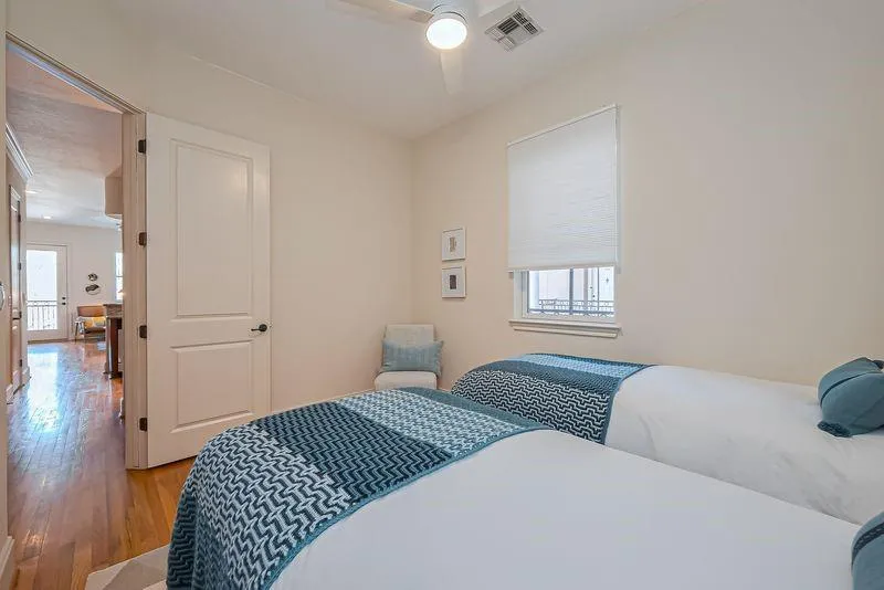 58 Briar Hollow Lane #303 Houston, TX 77027