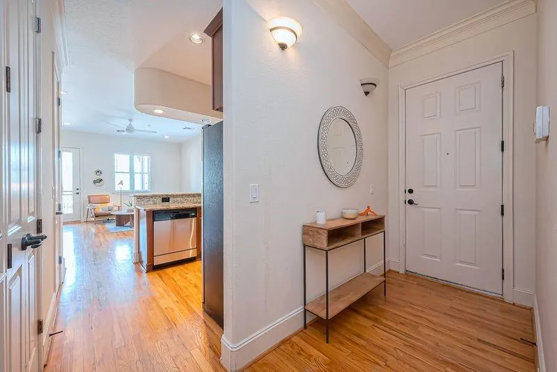 58 Briar Hollow Lane #303 Houston, TX 77027