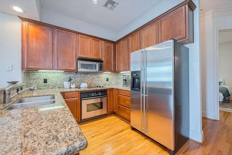 58 Briar Hollow Lane #303 Houston, TX 77027