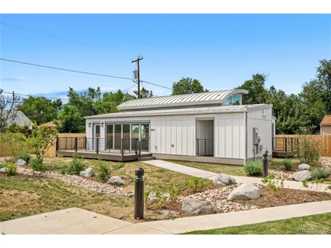 1957 Blackhawk Street