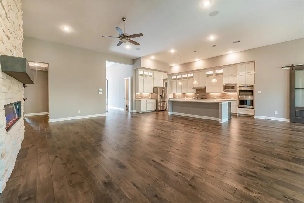 1050 Groveton Ridge Lane Pinehurst, TX 77362