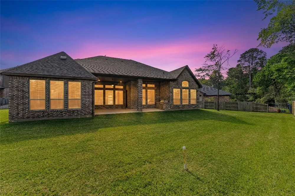 1050 Groveton Ridge Lane Pinehurst, TX 77362