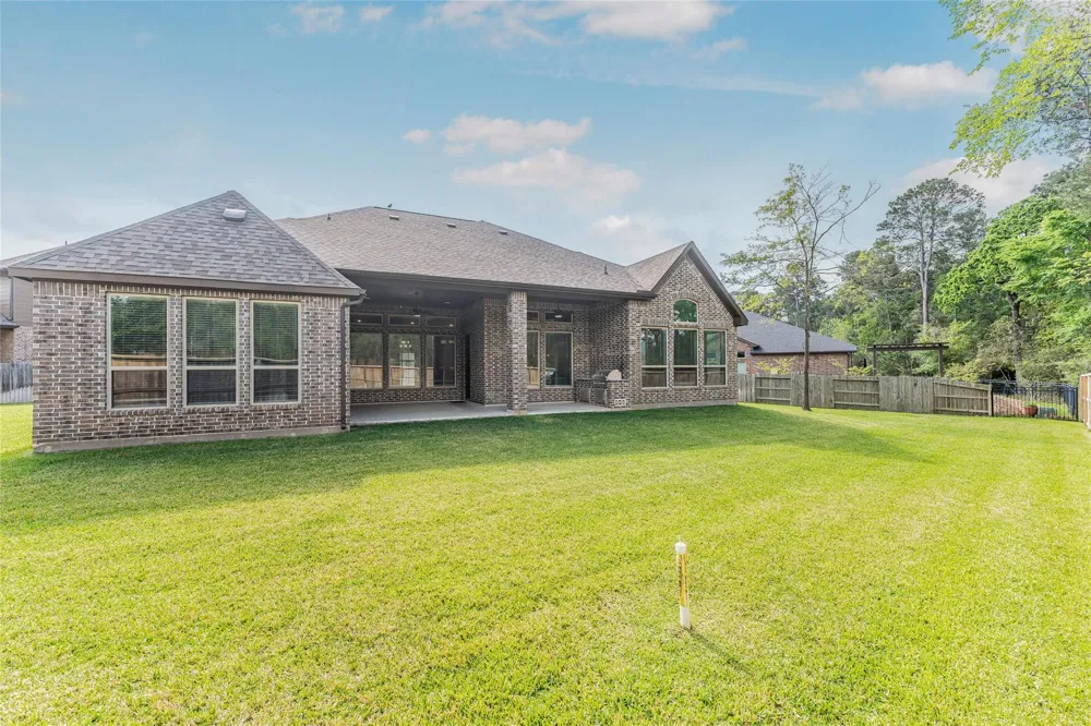 1050 Groveton Ridge Lane Pinehurst, TX 77362