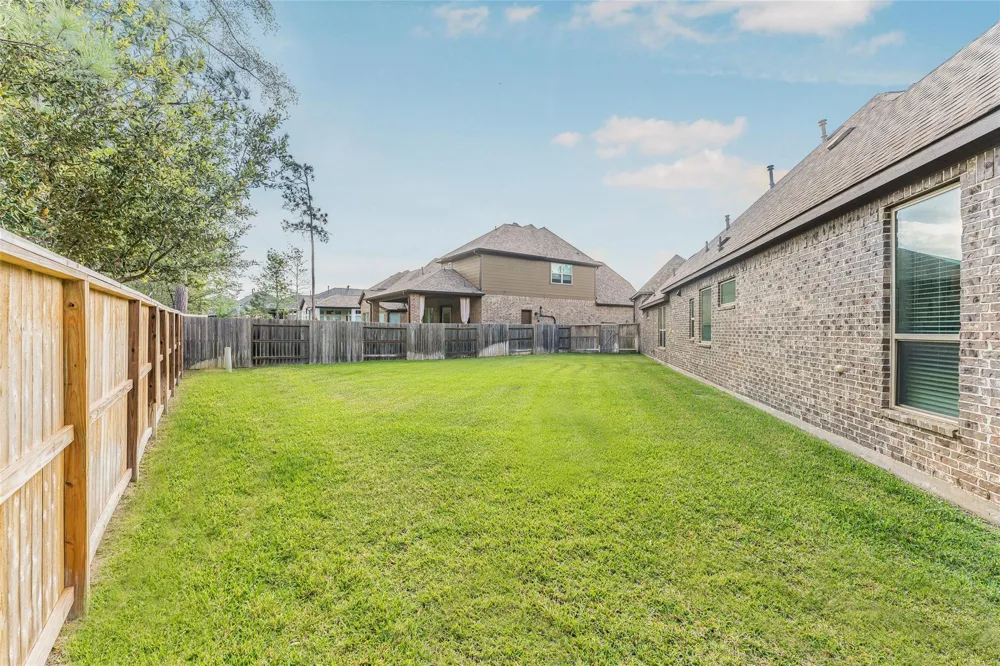 1050 Groveton Ridge Lane Pinehurst, TX 77362