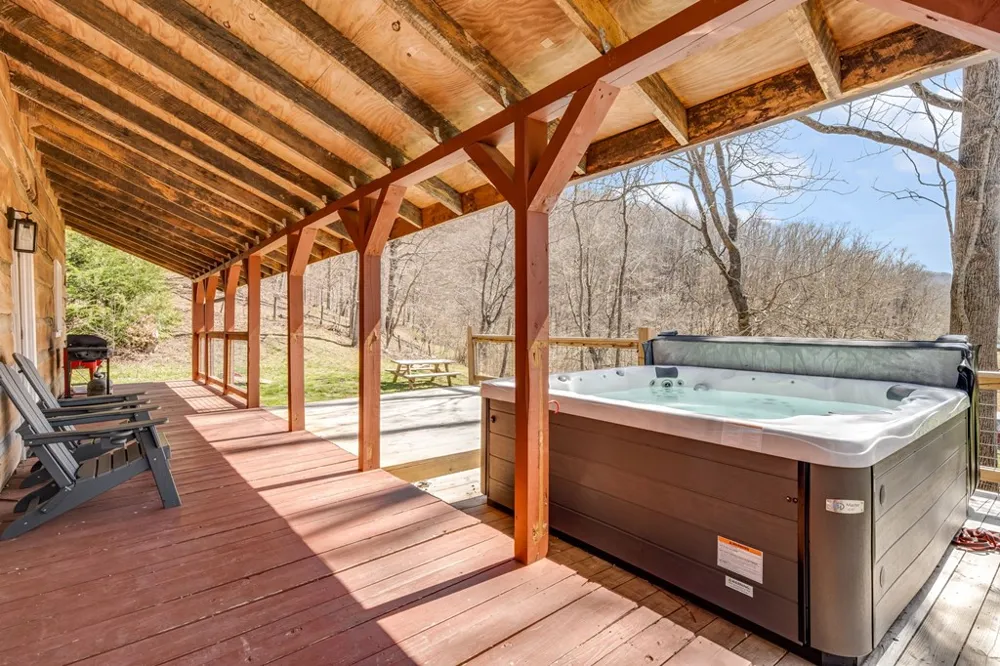 Johns Creek Rd Canton, NC 28716