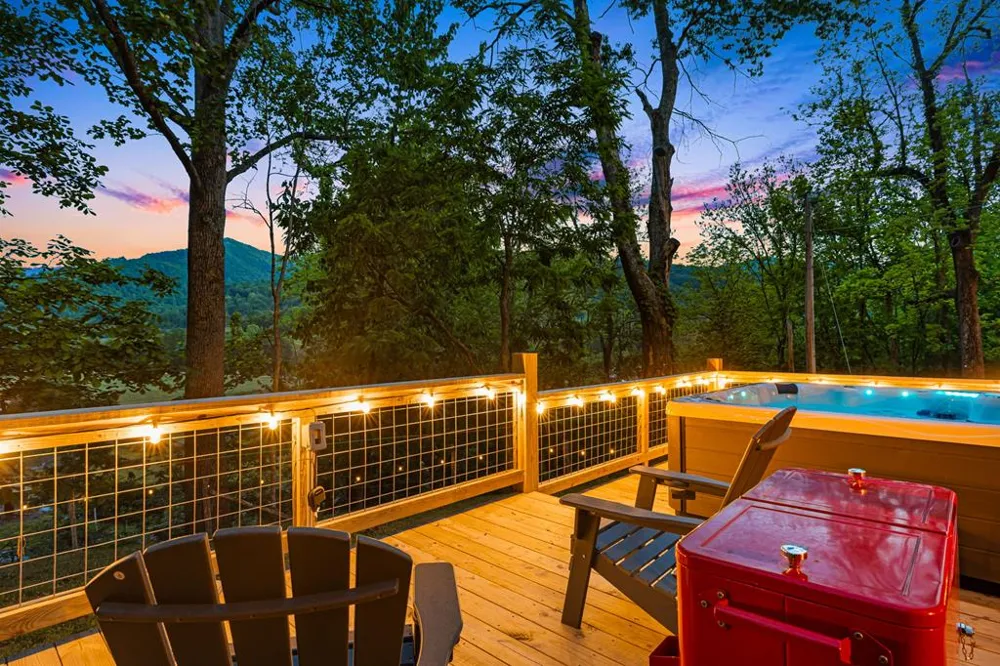 Johns Creek Rd Canton, NC 28716