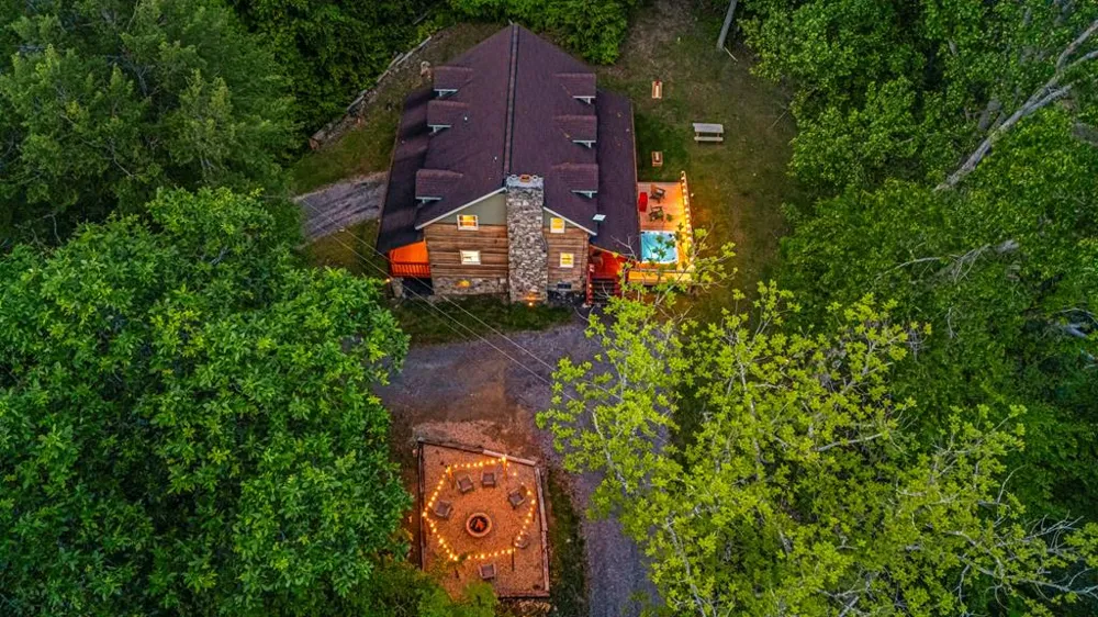 Johns Creek Rd Canton, NC 28716