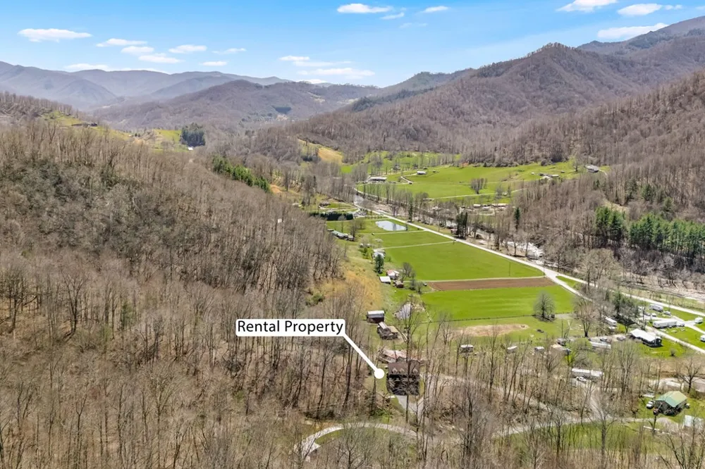 Johns Creek Rd Canton, NC 28716