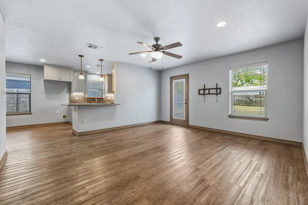 1812 Forestglade Drive Austin, TX 78745