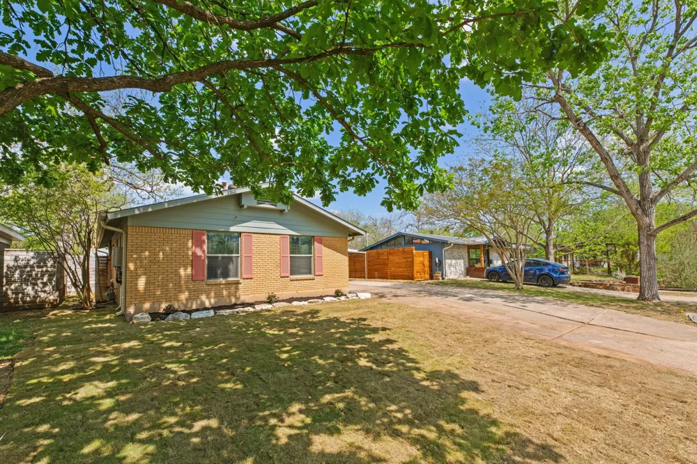 1812 Forestglade Drive Austin, TX 78745