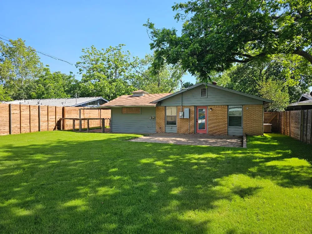 1812 Forestglade Drive Austin, TX 78745