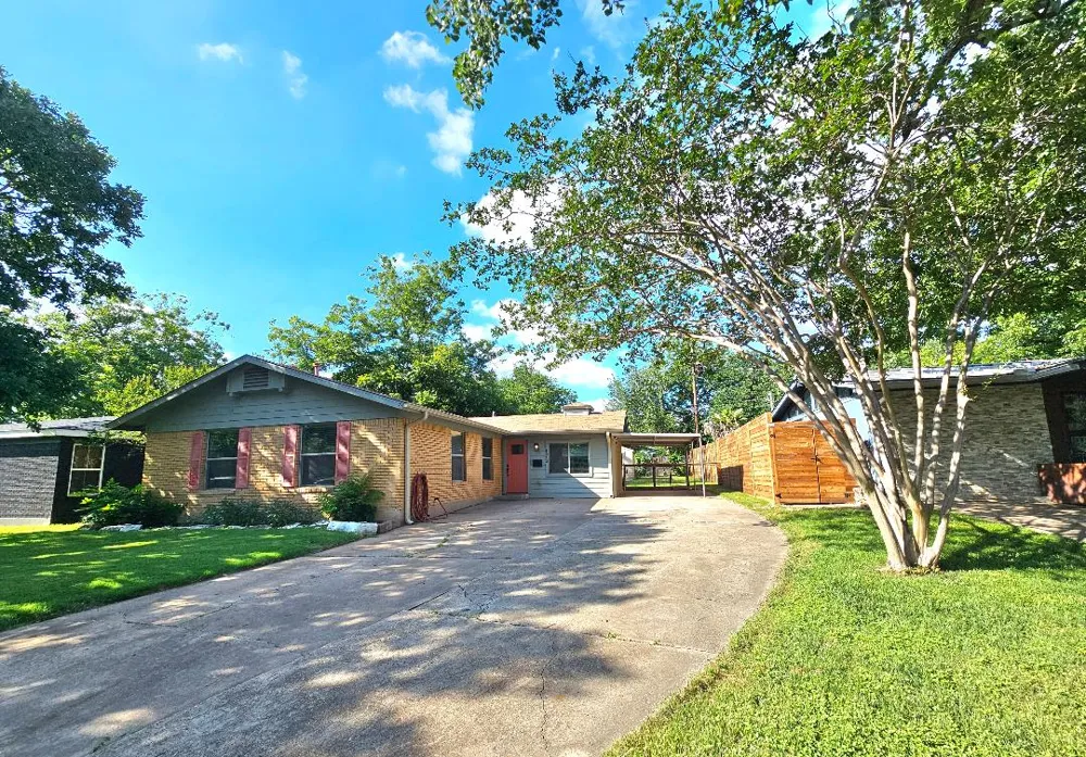 1812 Forestglade Drive Austin, TX 78745