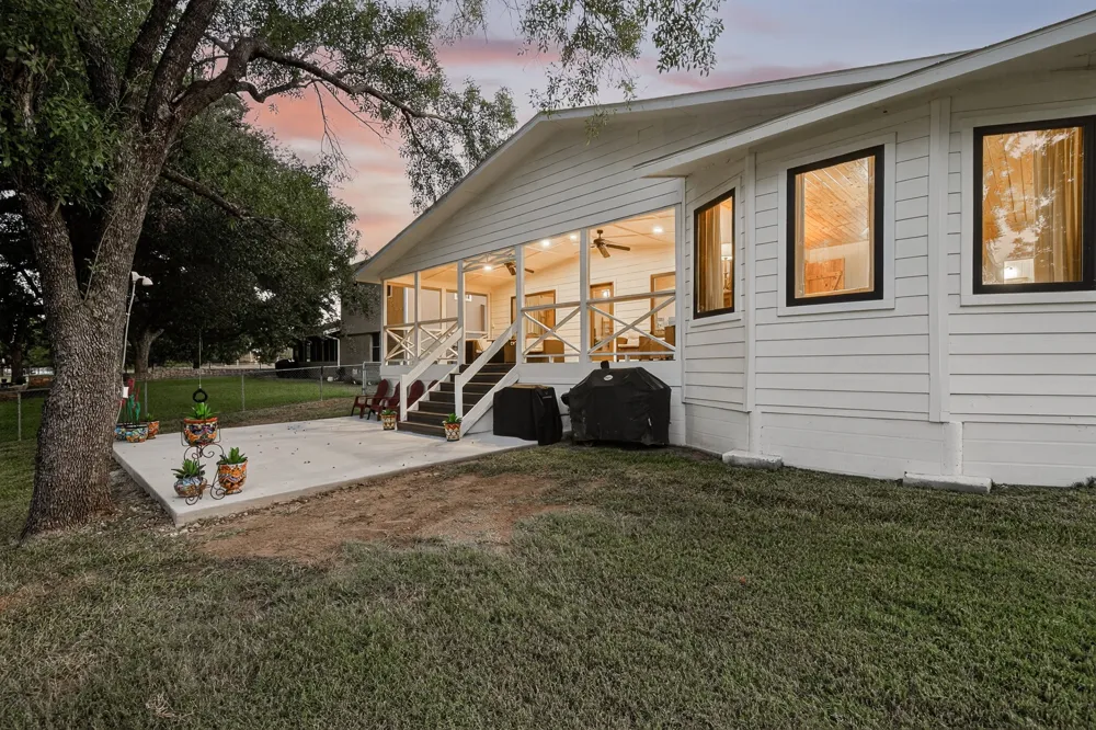 710 Sandy Harbor Drive Horseshoe Bay, TX 78657