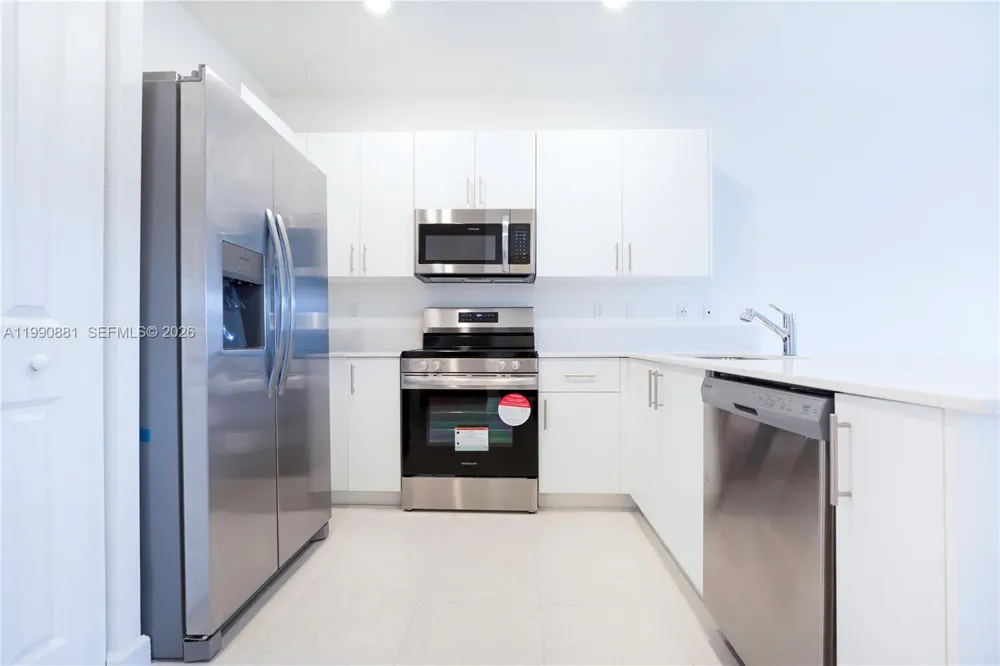 5514 NW 27th St Lauderhill, FL 33313