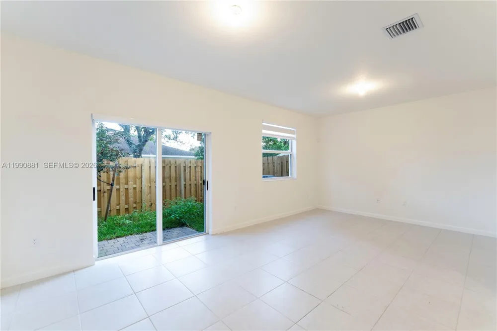 5514 NW 27th St Lauderhill, FL 33313