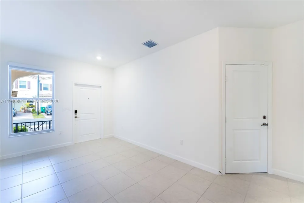 5514 NW 27th St Lauderhill, FL 33313