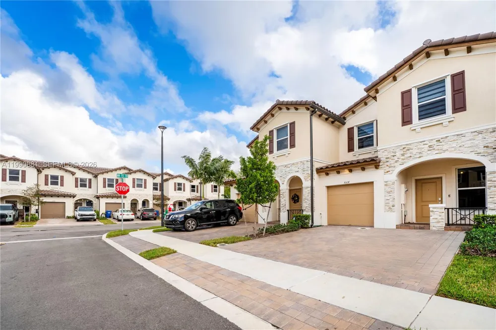 5514 NW 27th St Lauderhill, FL 33313