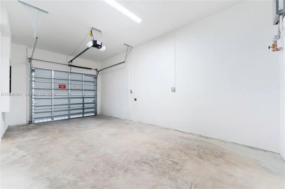 5514 NW 27th St Lauderhill, FL 33313